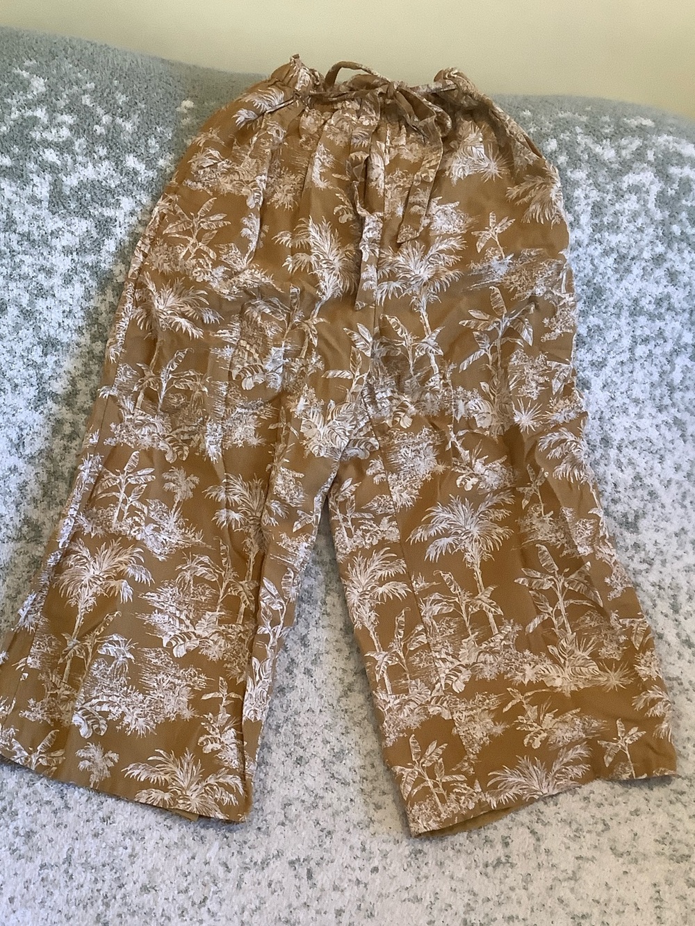 American Eagle Size Small Wide Leg Tropical Palm Tree Pants Tan & White NWOT